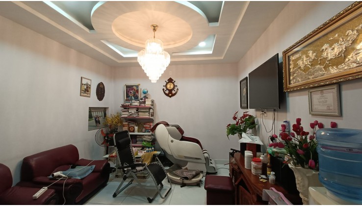 Một căn duy nhất làm trung tâm dạy học - Nhà mặt tiền Nguyễn Thị Đặng - dưới 20,5 tỷ